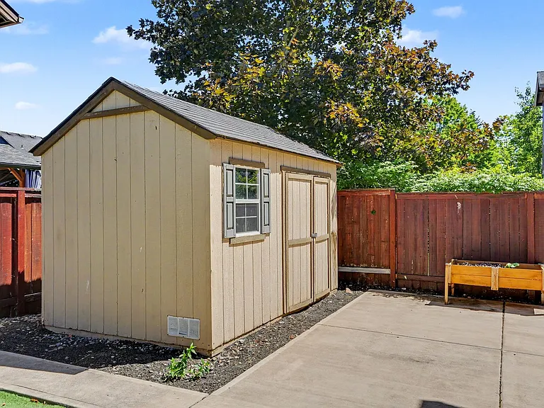305 Casting St SE — Photo 46