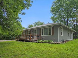 908 N 8th St, Lansing, KS 66043