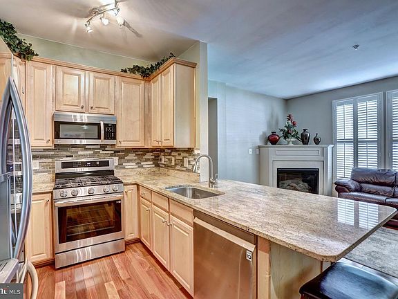 4th image of 20234 Portsmouth Blvd #501