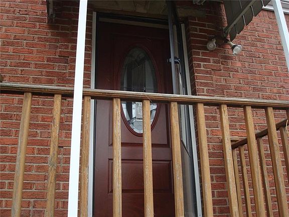 3rd image of 609 Nordeen Dr