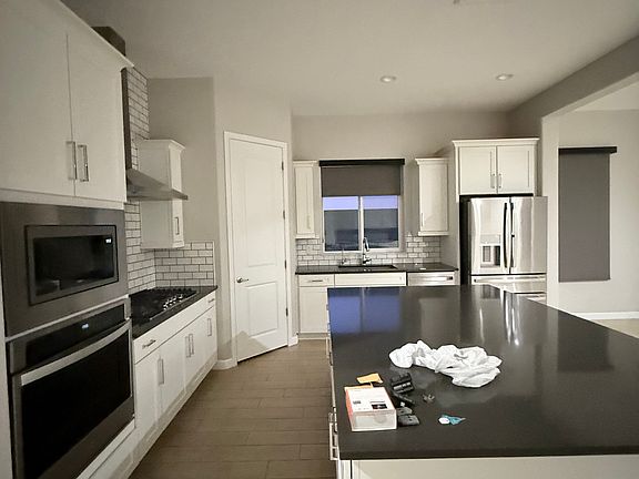 3rd image of 1837 E Saguaro Park Ln