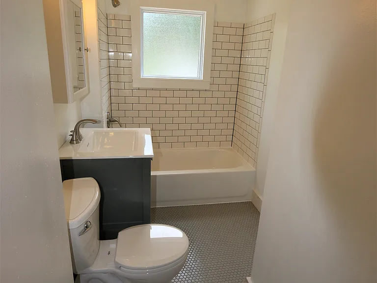 839 N Aurora St #839 — Photo 7