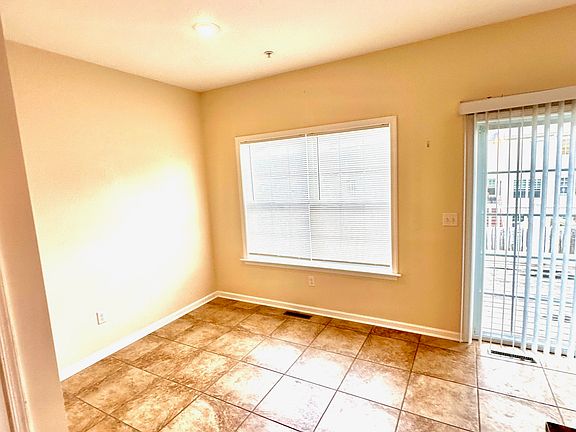 187 Moul Ave - Dining Area