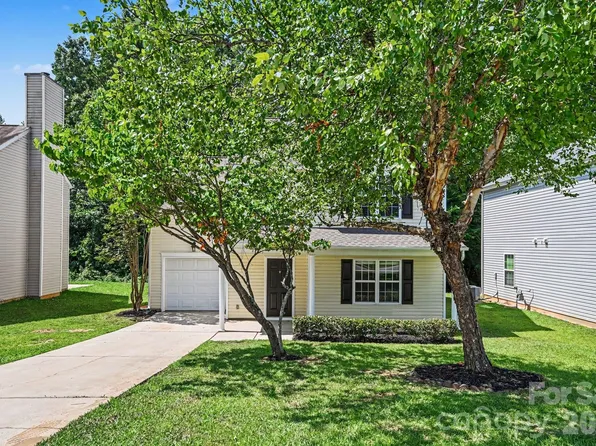 8621 Berrybrook Ln, Charlotte, NC 28269