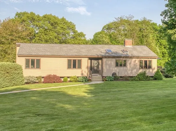 34 Marlboro St, Hudson, MA 01749