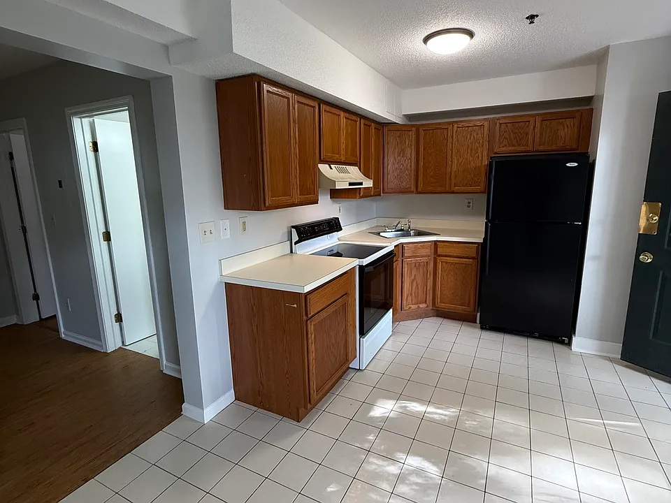 6 Crown St #2