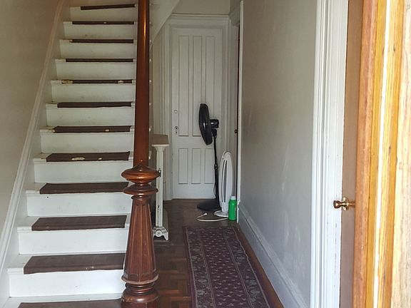 3rd image of 30 Park Pl