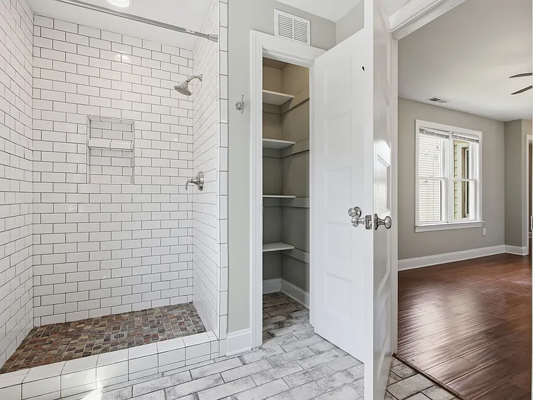 972 Pink St — Photo 17