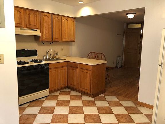 5th image of 4605 30th Ave Bsmt 1