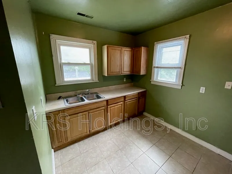 2 bed, 1.0 bath, 950 sqft, $895 — Photo 3