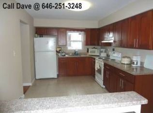 903 Front St, Uniondale, NY 11553