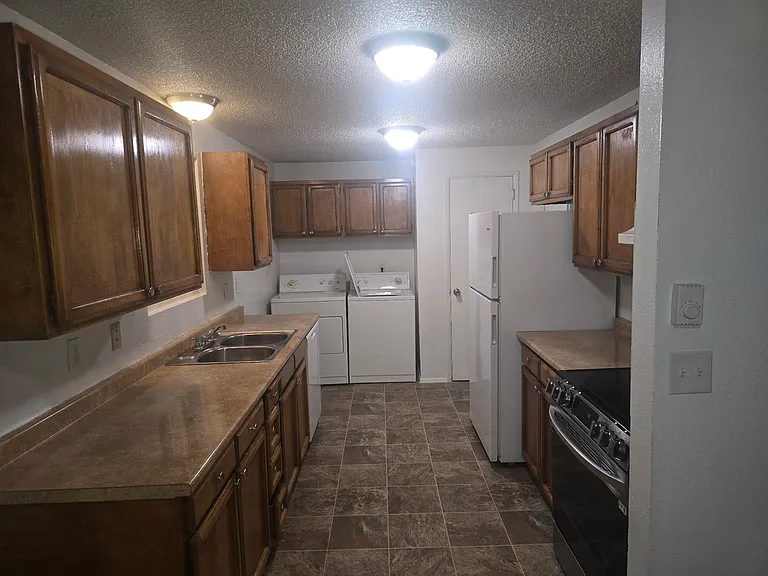 9625 Evergreen Valley Rd SE #B — Photo 6