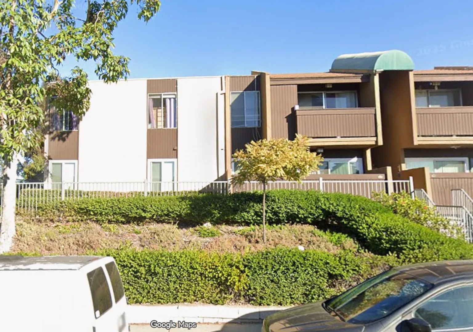 Rare 4BR/2BA Condo in Serra Mesa | 2 Pools, Gym & Covered Parking! — Photo 2