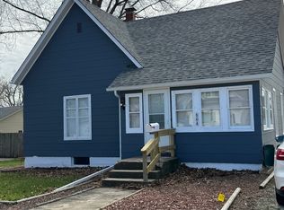 604 E Main St, Clinton, IL 61727