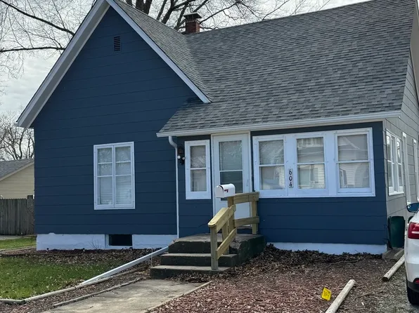 604 E Main St, Clinton, IL 61727