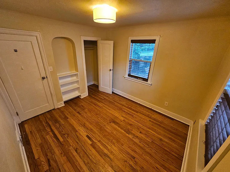 8815 Ravenna Ave NE — Photo 5
