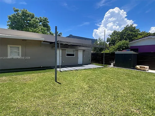 1810 NW 34th St #3 Photo 1