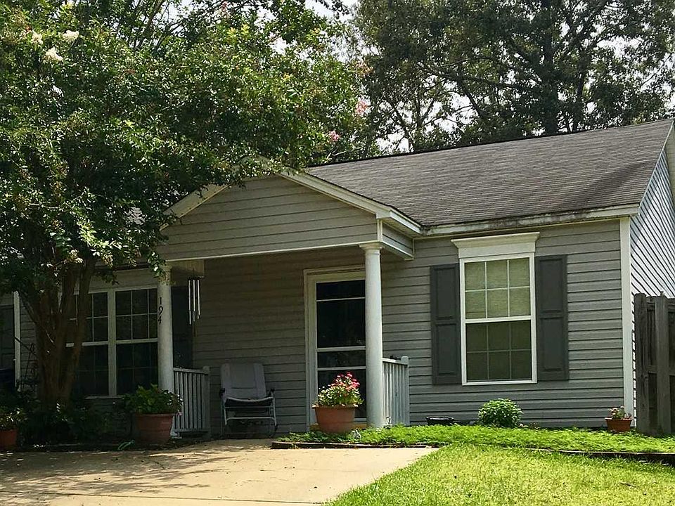 1st image of 194 Ashewood Commons Dr