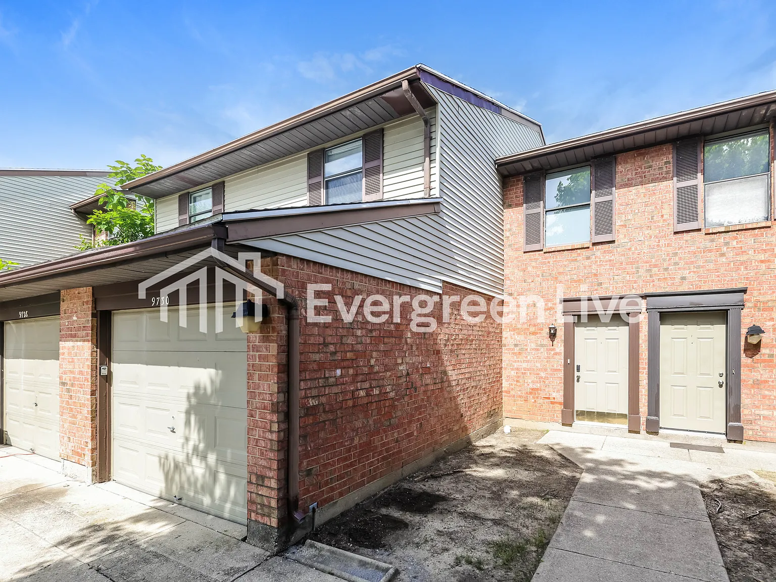 2 bed, 2.5 bath, 1232 sqft, $1,245 — Photo 2