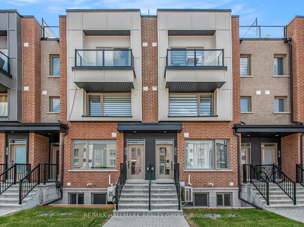 814 Mikinak Rd, Ottawa, ON K1K 5A5