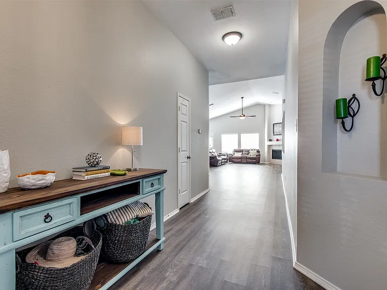 1900 Juniper Dr — Photo 6