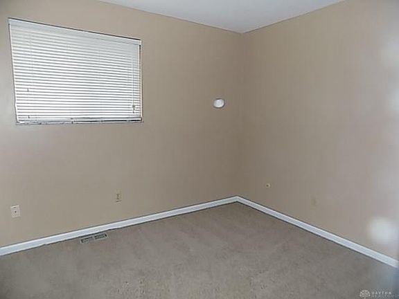 4th image of 726 Red Deer Ln