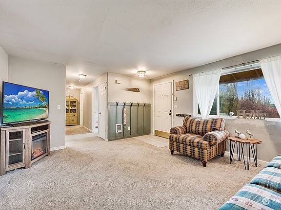 View from eating area into Living space>