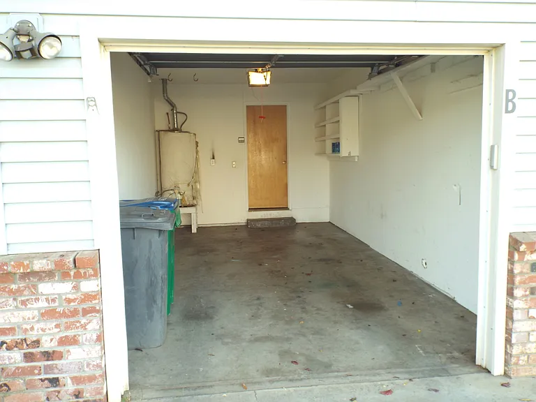 0665 - 965 Cyndi Cir — Photo 3
