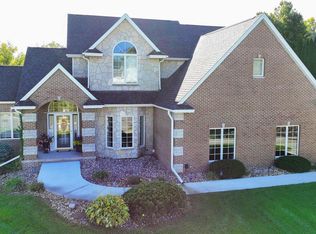 539 34th Ave N, Clinton, IA 52732