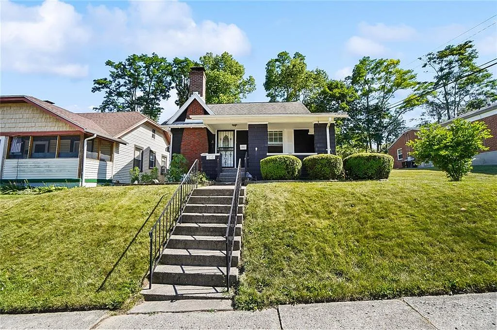34 Camden Ave photo 1