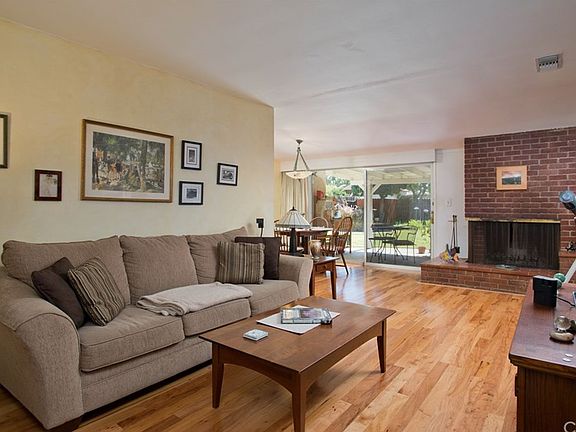 2nd image of 7442 Lasaine Ave