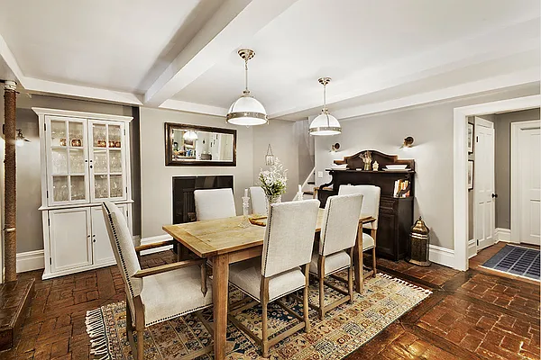 Sold by Stribling | media 5