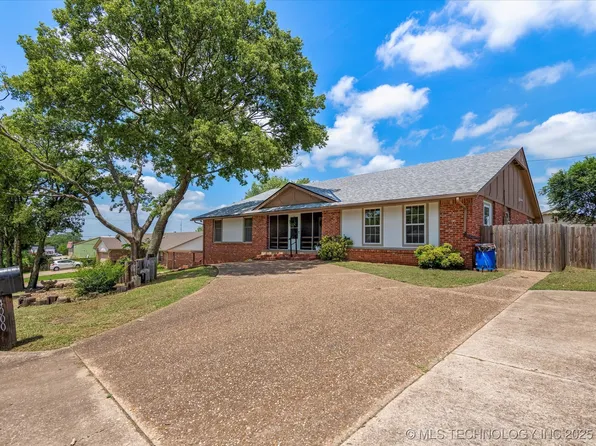 4000 Lakeview Dr, Bartlesville, OK 74006