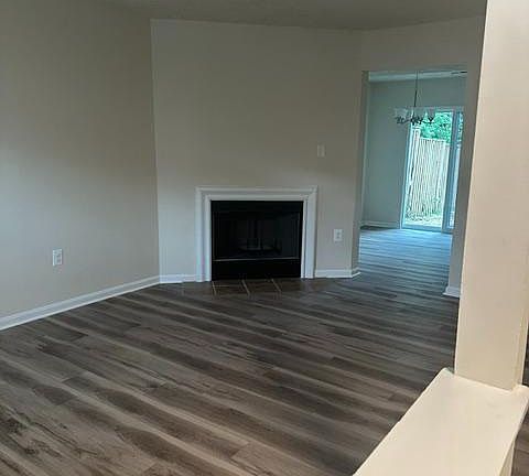 3rd image of 36 Riverside Run Dr