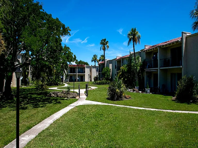 Three Fountains Apartments — Photo 23