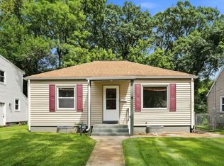 9 Blackhawk Hills Dr, Rock Island, IL 61201