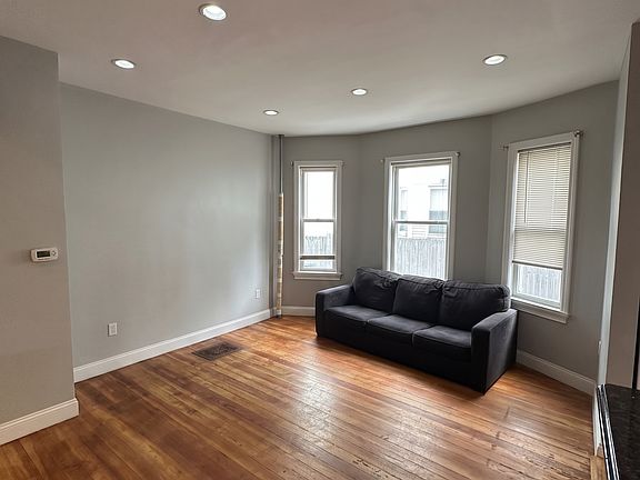 4th image of 8 Montfern Ave #8