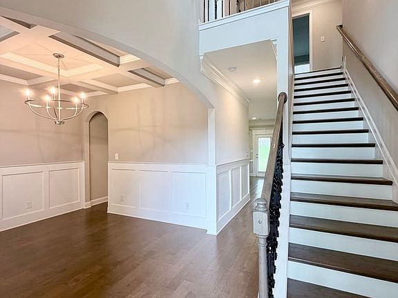 5th image of 109 Taylor Leigh Ct