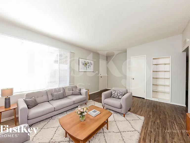 3341 W Desert Cove Ave — Photo 5