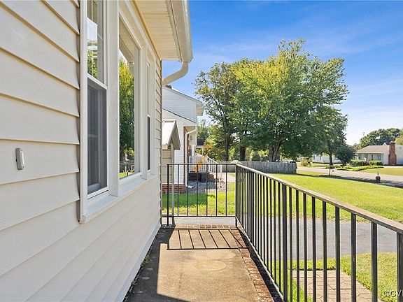 4th image of 7006 Marie Ln