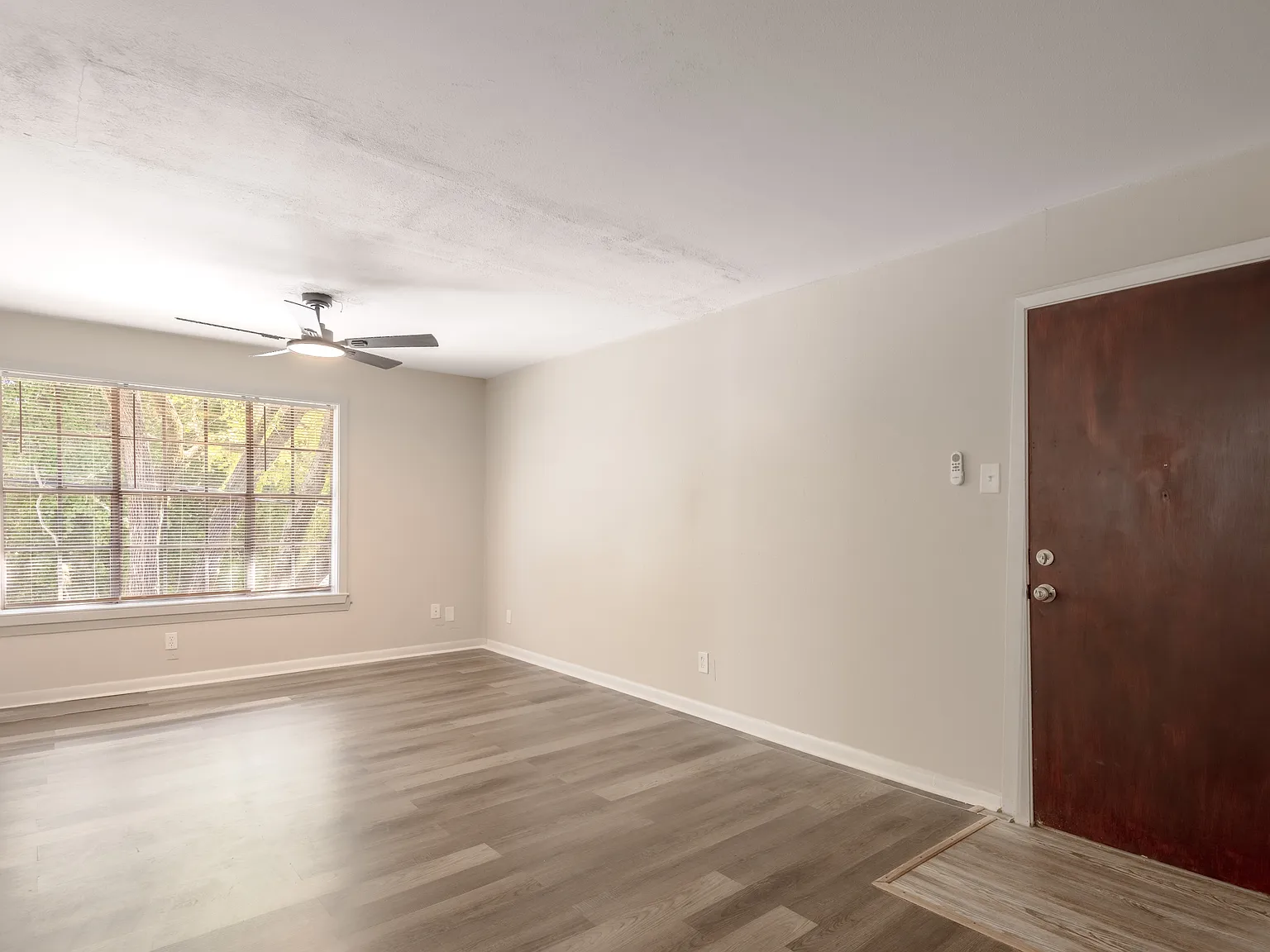 818 University Avenue - 6 — Photo 3