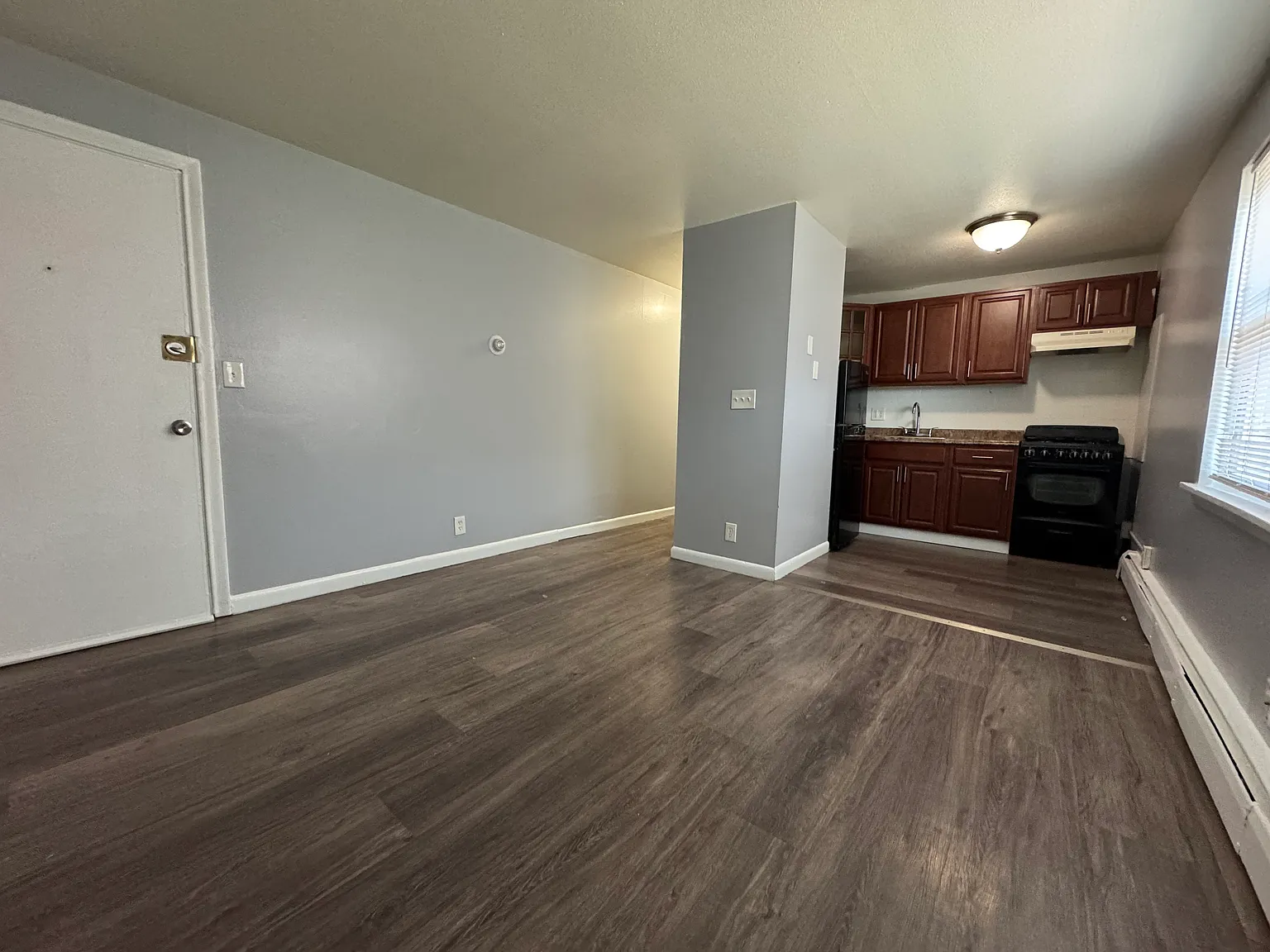 1 bed, 800 sqft, $1,295 — Photo 3
