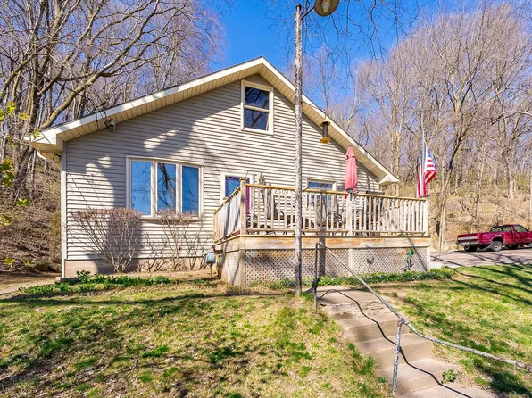 2307 Hershey Ave, Muscatine, IA 52761