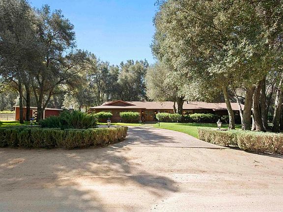 2nd image of 28973 Sequoia Rd