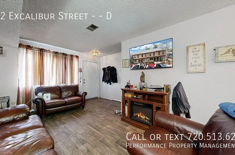 802 Excalibur St #D — Photo 6