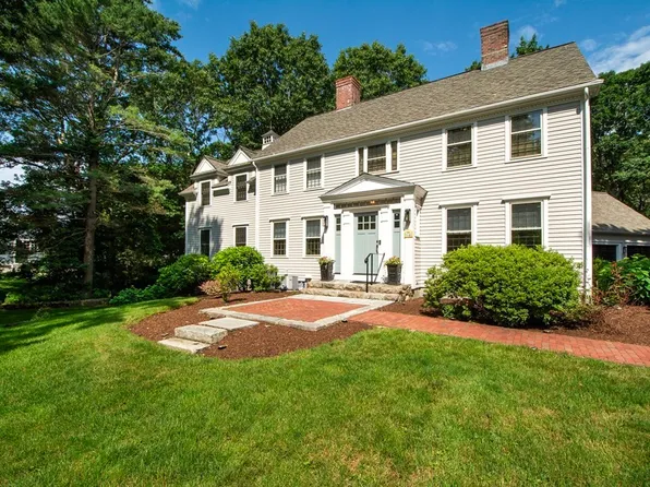 16 Isaac Sprague Dr, Hingham, MA 02043