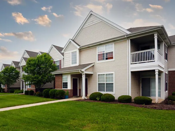 Sutton Place Apartments, 1200 Rock Run Dr, Crest Hill, IL 60403