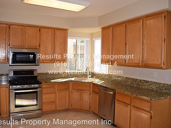 4th image of 8973 Box Canyon Way