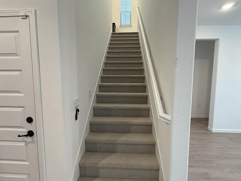 1383 Hadley Dr — Photo 8