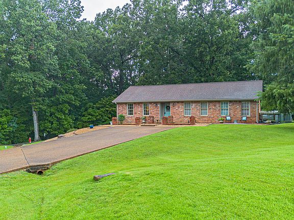 4th image of 206 Circle Dr